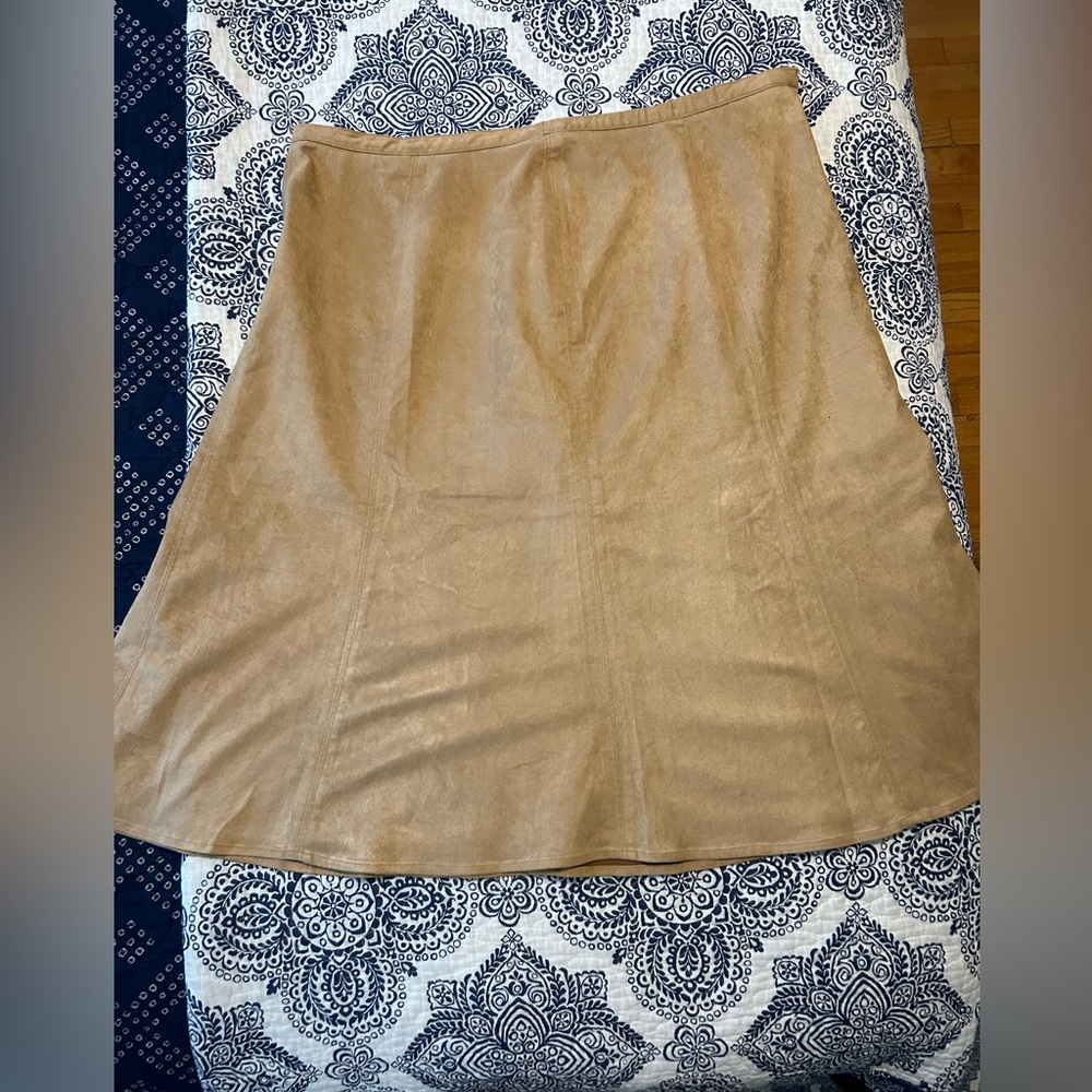 16 W camel skirt
